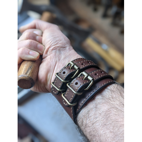 Bracelet de force en cuir brown-smith avec couture