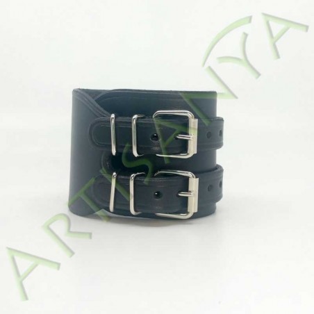 vue des boucles du Bracelet de force en cuir black-smith