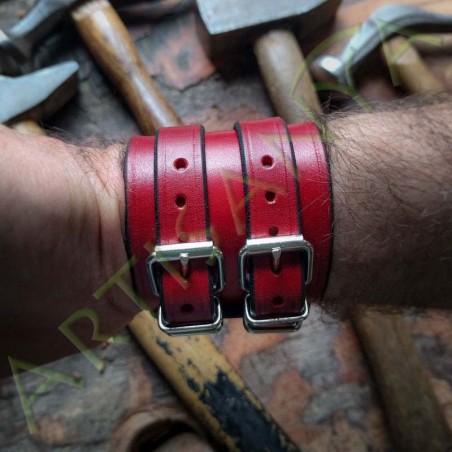 vue de côté du bracelet de force en cuir red-smith